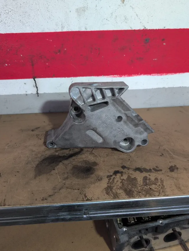 Soporte motor 03g199207a