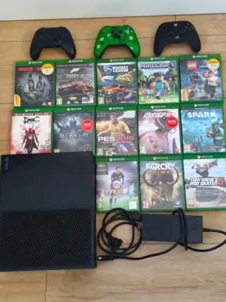 Lote Juegos Xbox One Y una Xbox one