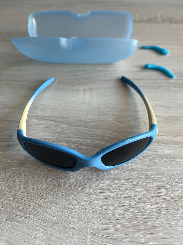 Gafas de sol infantiles azules y beige