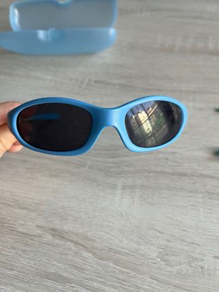 Gafas de sol infantiles azules y beige