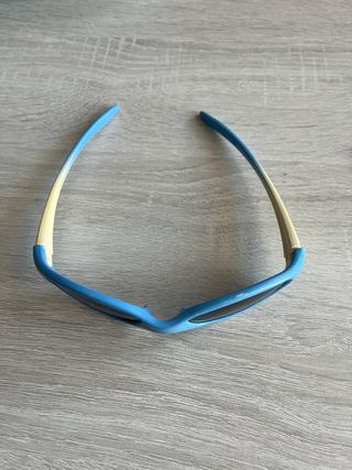 Gafas de sol infantiles azules y beige