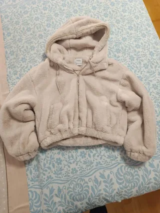 Chaqueta pelo Bershka beige