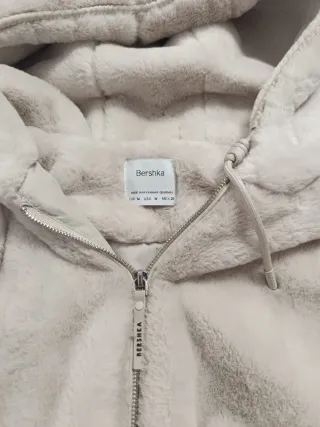 Chaqueta pelo Bershka beige