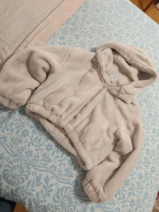 Chaqueta pelo Bershka beige