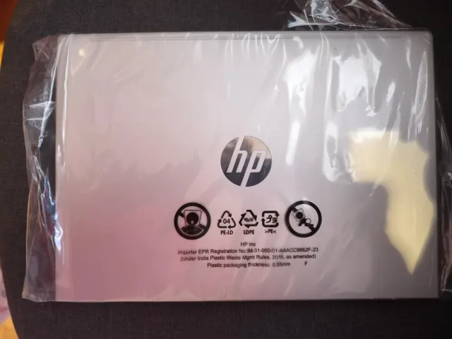 Portátil HP Plata con Cargador USB-C