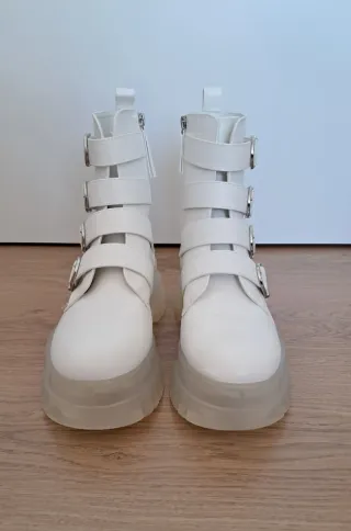 Botas blancas con plataforma