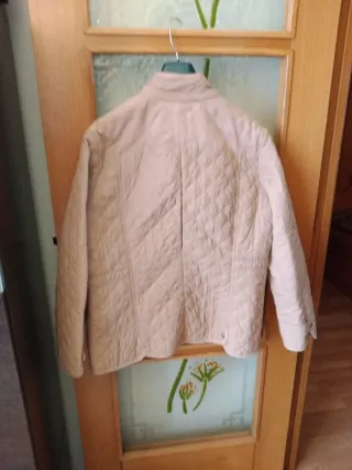 Chaqueta acolchada beige vintage .