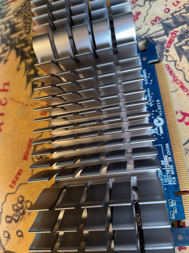 ASUS EN210 Silent DI 1GB3 V2 (LP)