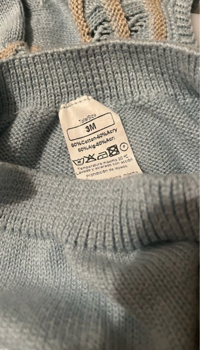 Conjunto punto bebé azul con detalles