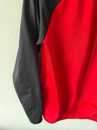 Chaqueta Adidas Roja y Negra Talla XS
