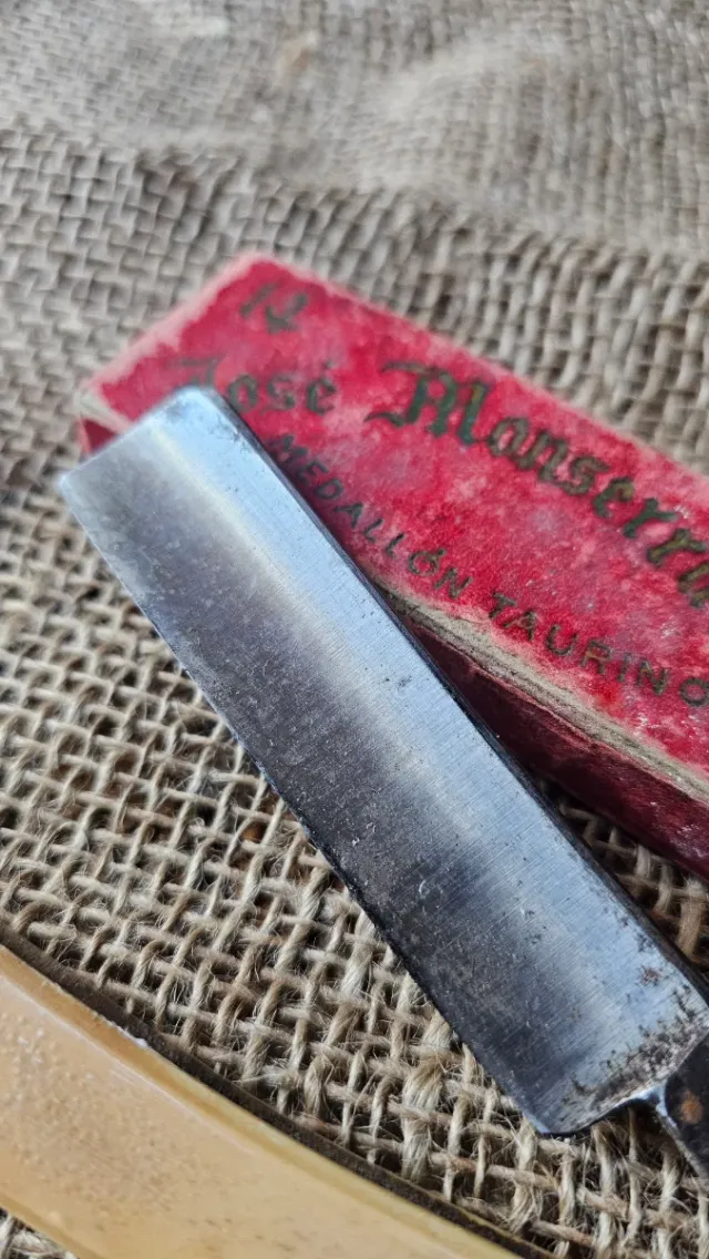 Navaja Barbero Filarmonica Medallon Taurino