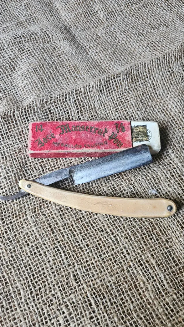 Navaja Barbero Filarmonica Medallon Taurino