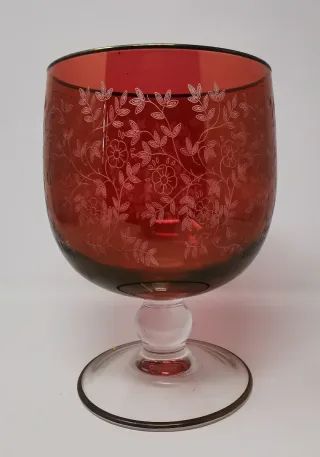 Coppa in vetro decorato rosso