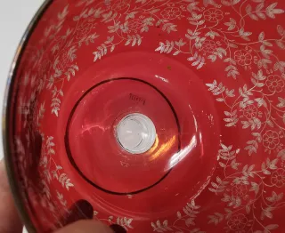 Coppa in vetro decorato rosso