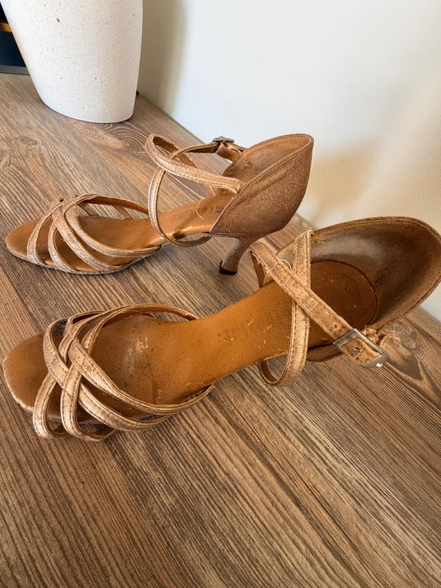 Sandalias de baile doradas – Talla 38