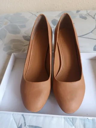 Zapatos de tacón marrones talla 39