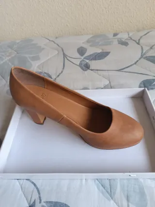 Zapatos de tacón marrones talla 39