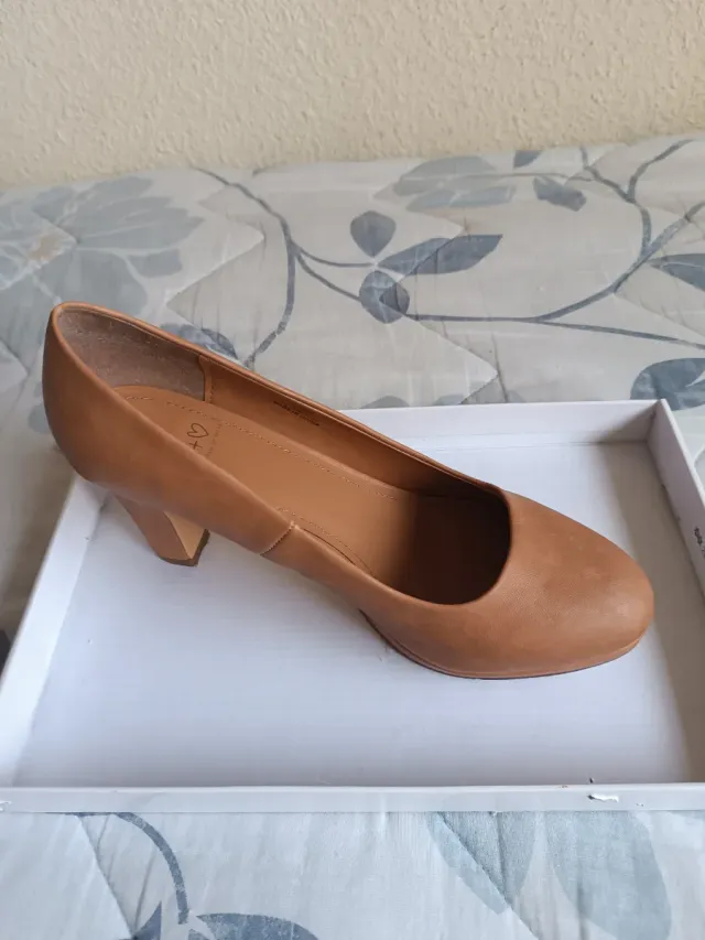 Zapatos de tacón marrones talla 39