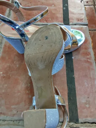 Zapatos de tacón plateados talla 39 + bolso plata