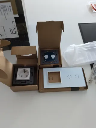 Interruptor Doble Livolo con Enchufe conmutador