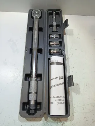 Llave Dinamométrica con Accesorios