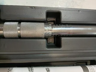 Llave Dinamométrica con Accesorios