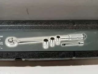 Llave Dinamométrica con Accesorios