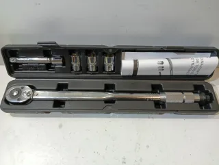 Llave Dinamométrica con Accesorios