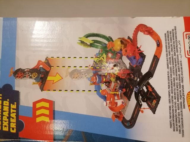 Parking hotwheels y tienda neumáticos