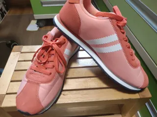 Zapatillas deportivas en rosa
