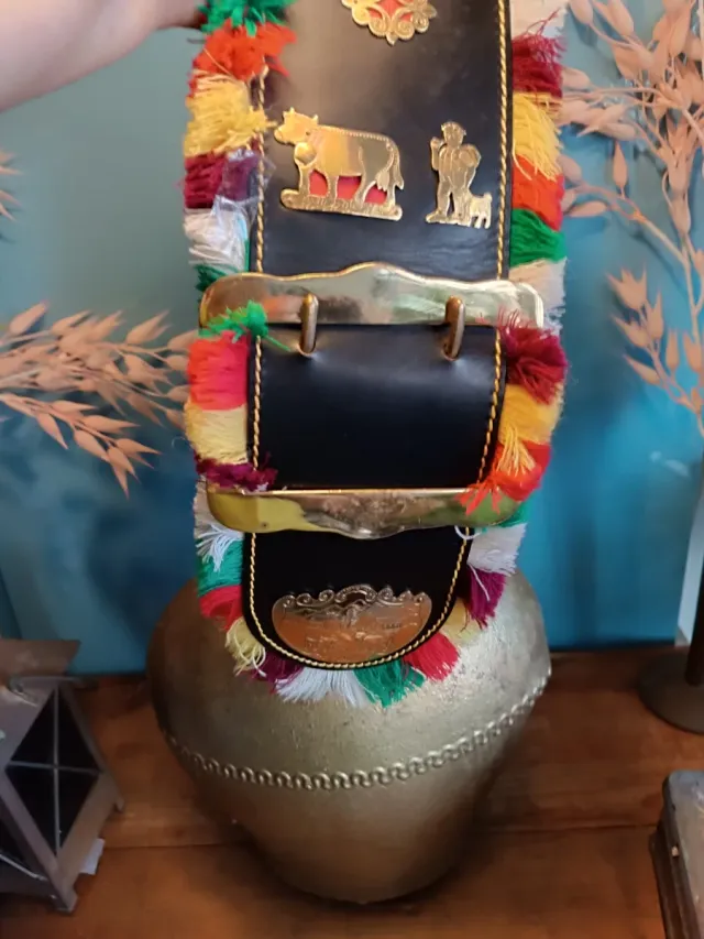 Cencerro Suizo Gigante de Hierro