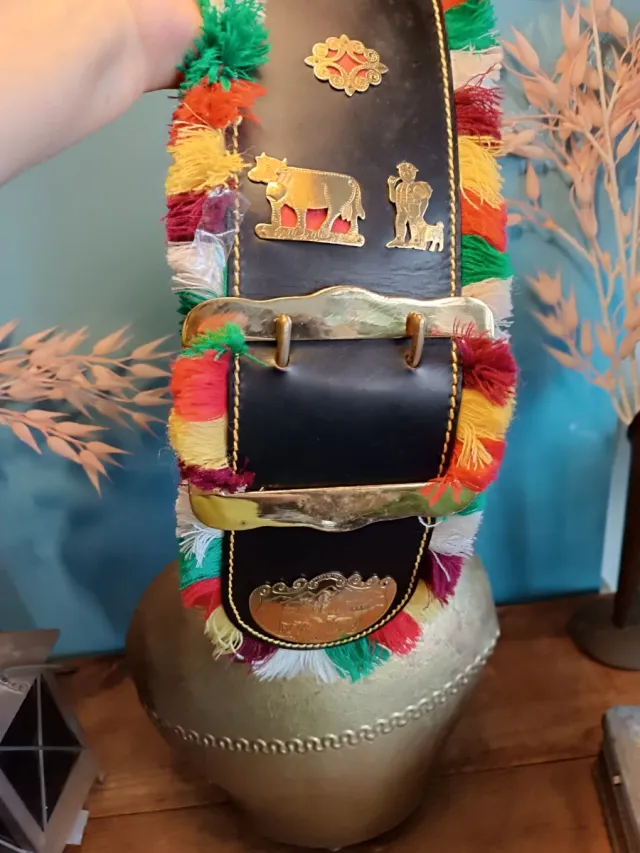 Cencerro Suizo Gigante de Hierro