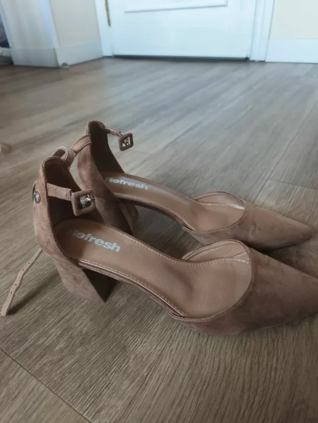 Zapatos Refresh tacón cómodos beige
