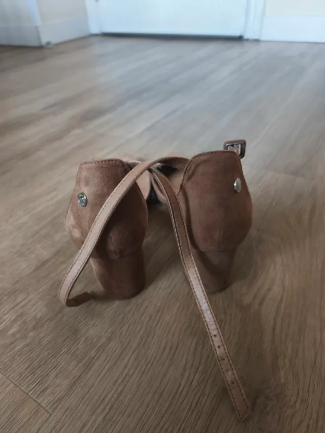 Zapatos Refresh tacón cómodos beige