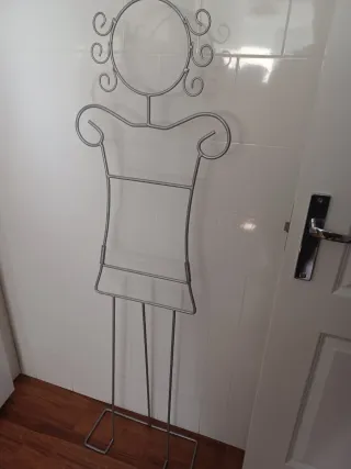 Busto maniquí de metal para ropa