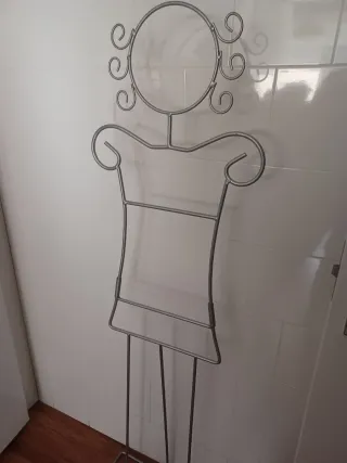 Busto maniquí de metal para ropa