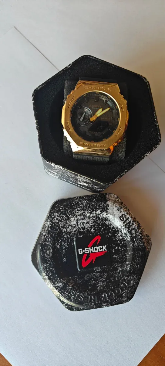 G-Shock Dorado y Negro