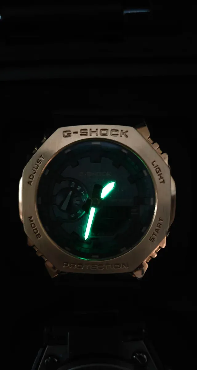 G-Shock Dorado y Negro