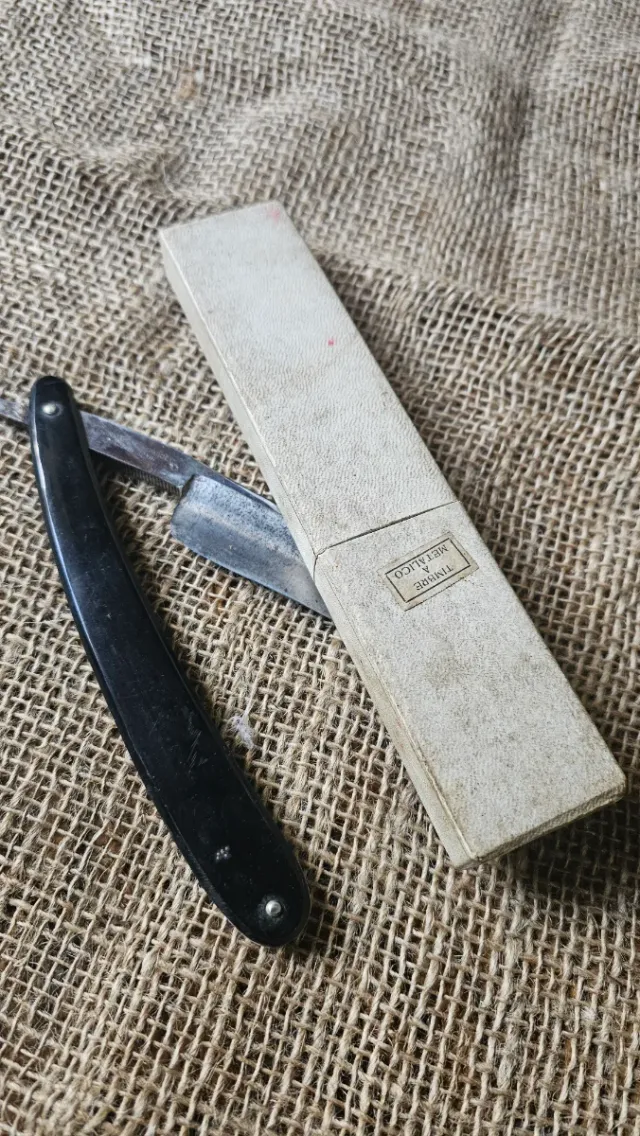 Navaja de afeitar Filarmónica Novodur antigua