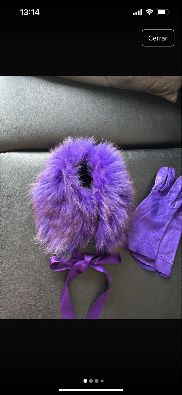 Cuello de pelo morado con lazo