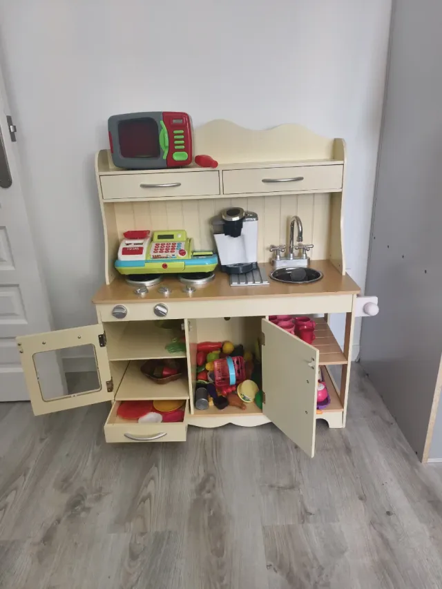 Cocinita infantil de madera