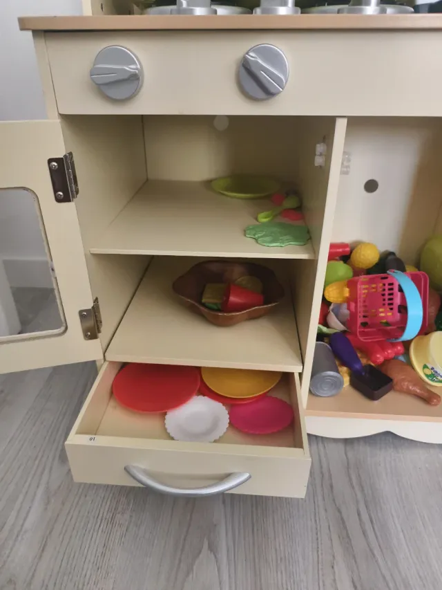 Cocinita infantil de madera