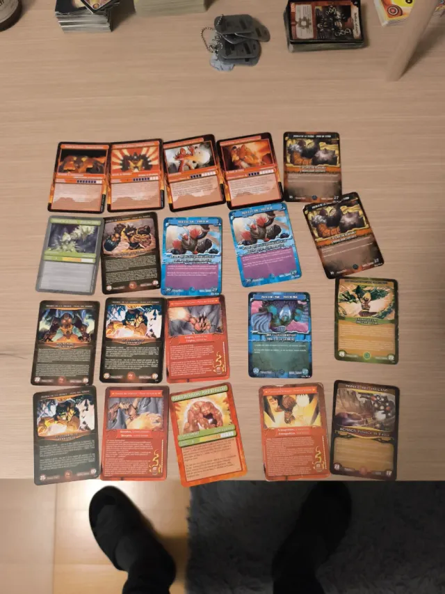 Cartas Gormiti com estojo