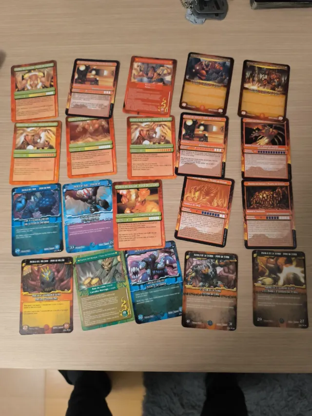 Cartas Gormiti com estojo