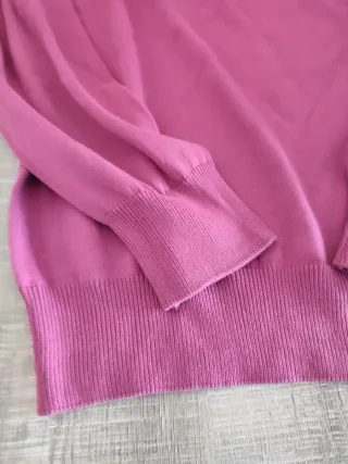 Jersey de algodón rosa cuello pico