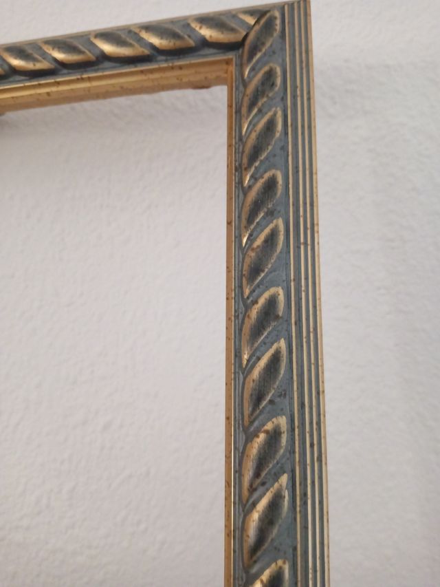 Bonito marco de madera nuevo