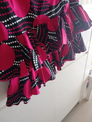 Falda flamenca llamativa original fucsia negro