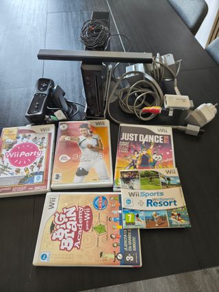 Consola Nintendo Wii + Accesorios y Juegos