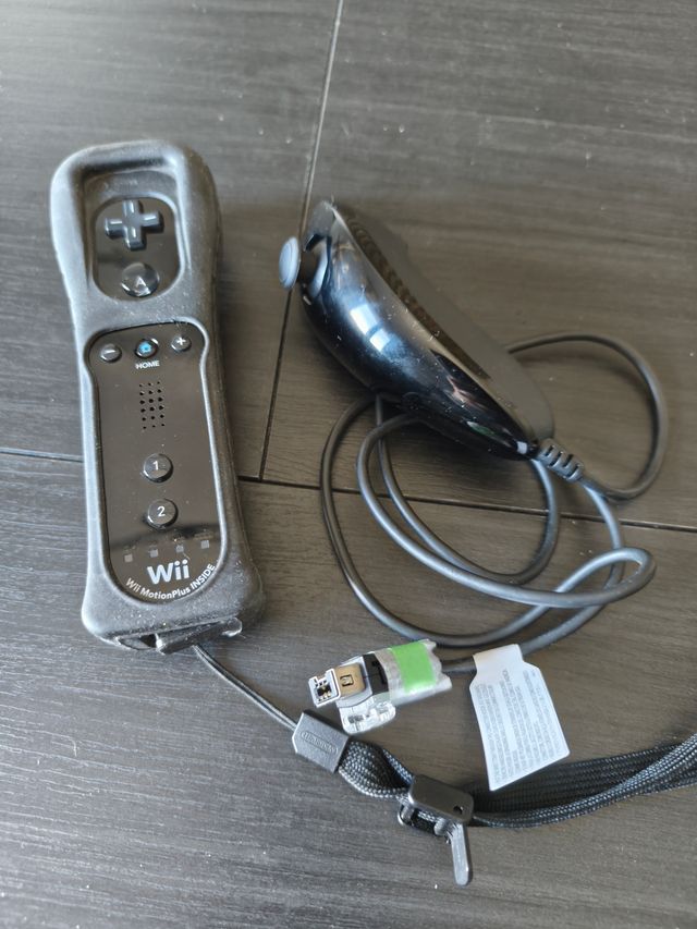 Consola Nintendo Wii + Accesorios y Juegos