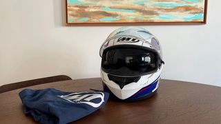 Casco MT Integral Blanco y Azul